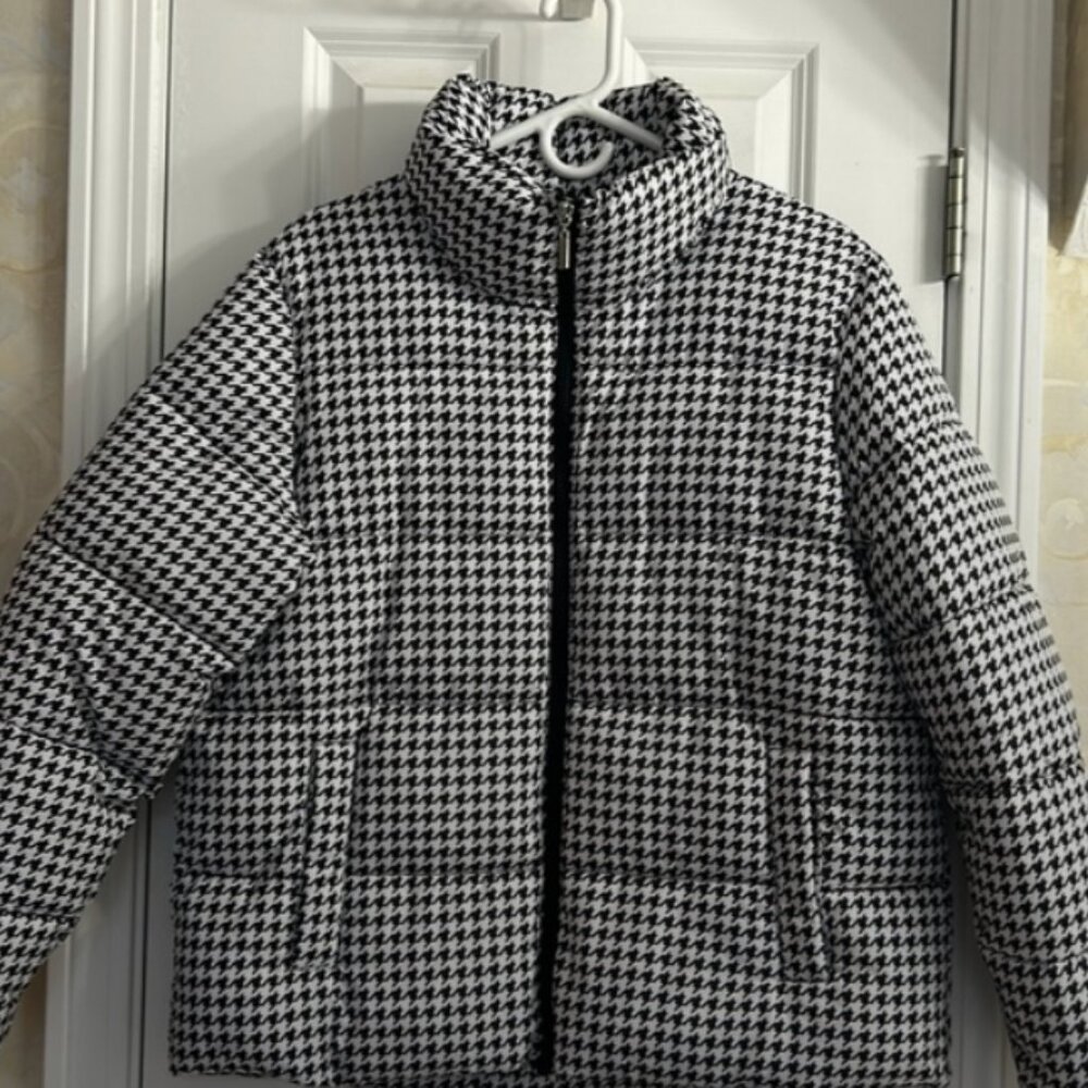 St John’s Bay Heavyweight Short Puffer Jacket in Black/White Houndstooth Plaid - Picture 3 of 10
